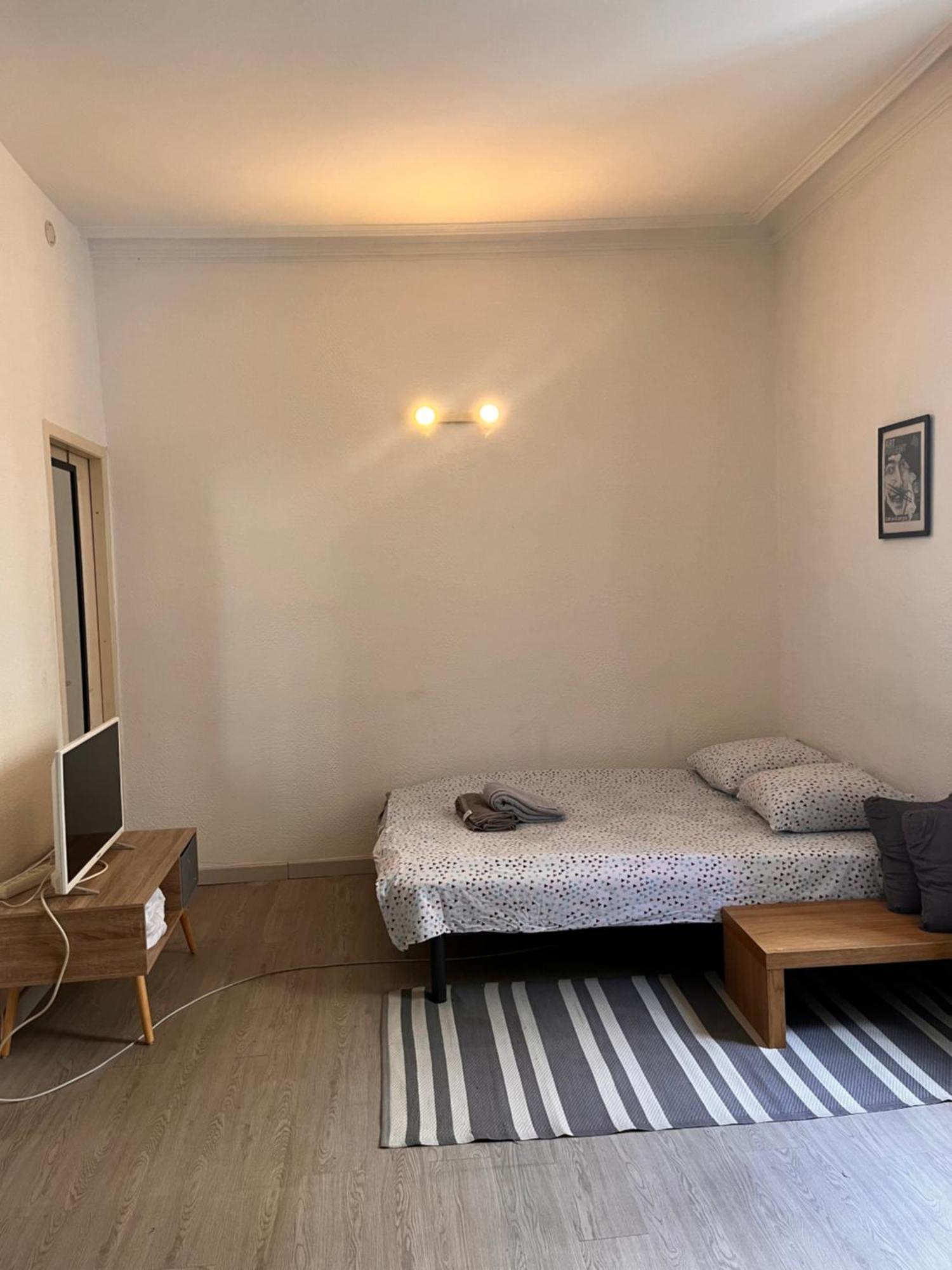 Le Studio Des Carmes Nîmes Buitenkant foto